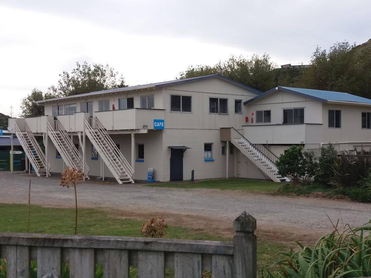 Mahia Motel And Holiday Park Buitenkant foto