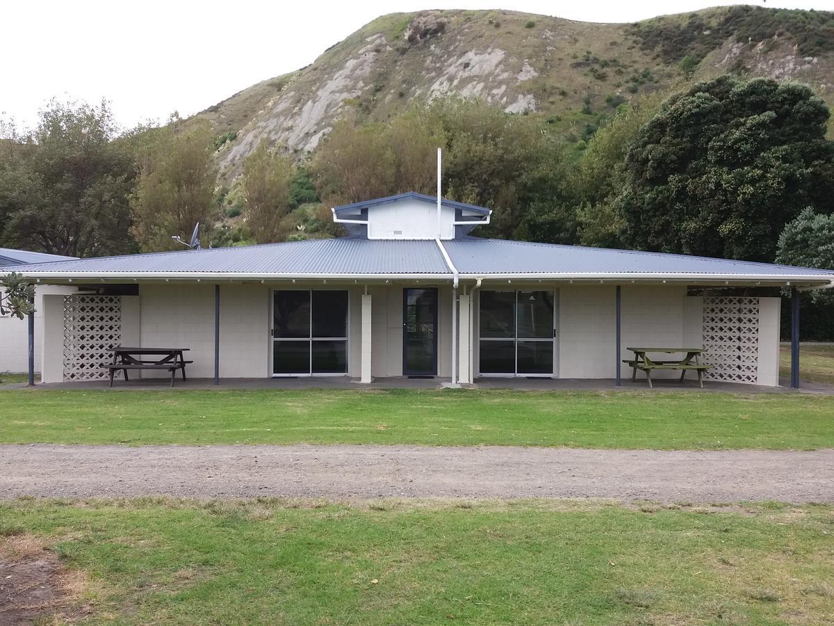 Mahia Motel And Holiday Park Buitenkant foto