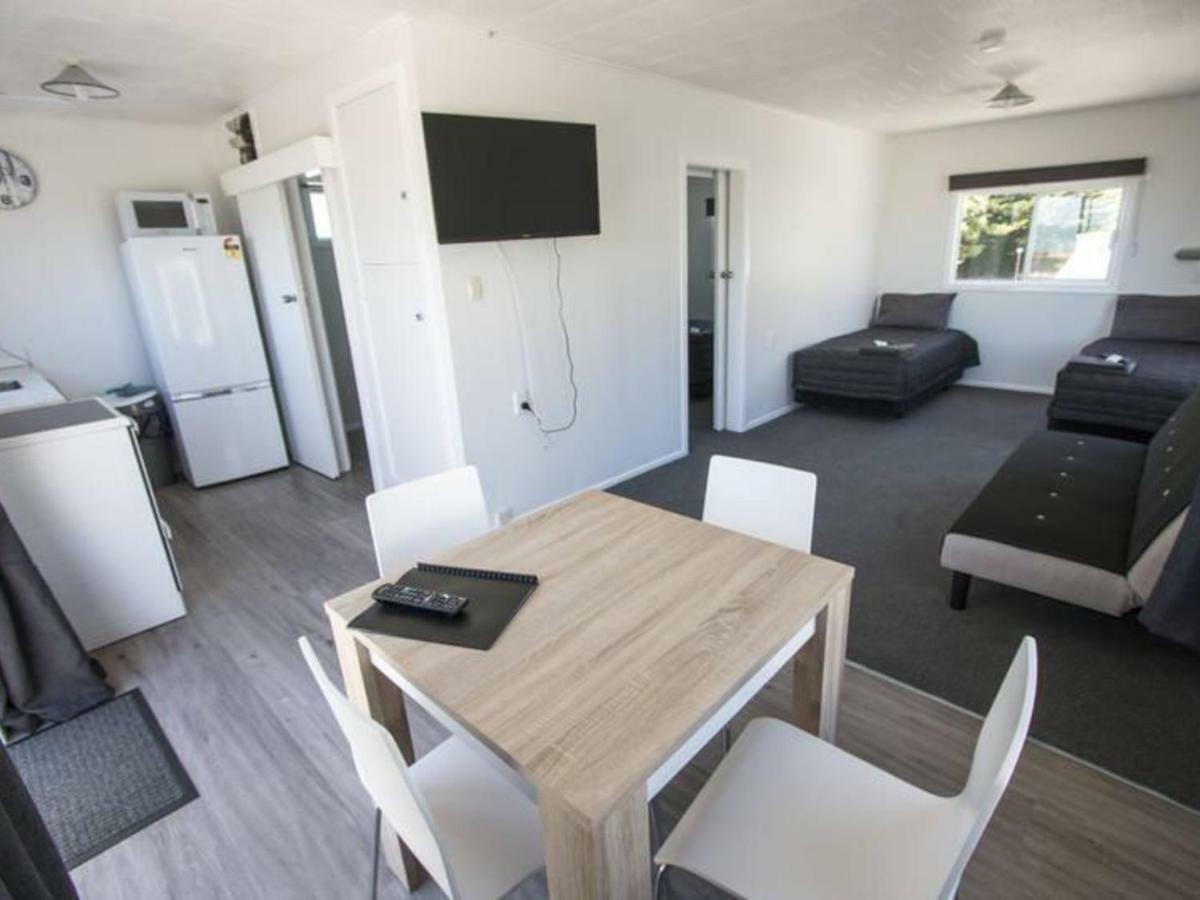Mahia Motel And Holiday Park Buitenkant foto