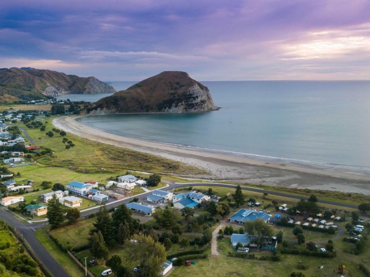 Mahia Motel And Holiday Park Buitenkant foto